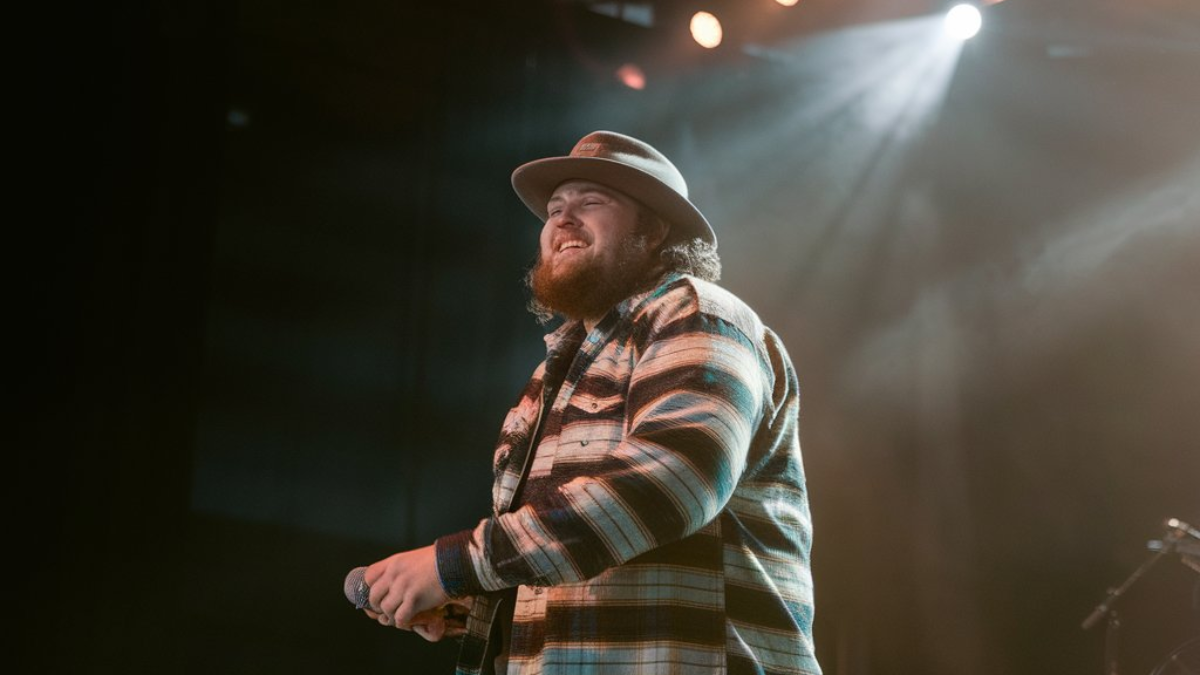 Luke Combs Milwaukee: There were two dramas to make a comparison namely the drama A Night to Remember.