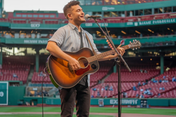 Noah Kahan at Fenway: Special Concert: A Night of Unforgettable Music.